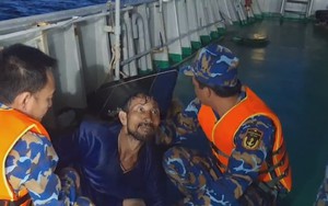 Kịp thời cứu ngư dân trôi dạt 4 ngày trên biển
