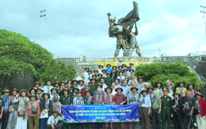 Người có công TP. Hồ Chí Minh về nguồn, tri ân tại Điện Biên