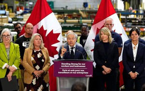 Canada áp thuế trả đũa nhắm vào hàng hóa của Mỹ
