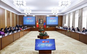 Chủ tịch Quốc hội Trần Thanh Mẫn hội đàm với Chủ tịch Quốc hội Mông Cổ