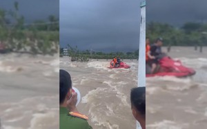 Lâm Đồng: Giải cứu người đàn ông bám cành cây giữa dòng nước chảy xiết ở xã Hàm Liêm