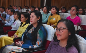 Quận 10 tuyên dương các tập thể, cá nhân xuất sắc trong sự nghiệp giáo dục