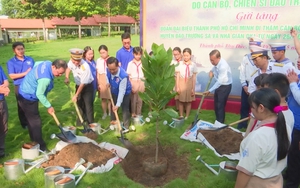 Kỷ niệm 134 ngày sinh Bác Hồ: TP. Thủ Đức và huyện đảo Trường Sa cùng chung tay trồng cây xanh