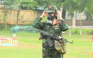 Mũi 1 làm quen với mặt nạ phòng độc