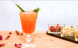 Dương Thanh Vàng lần đầu tự tay làm nước ép