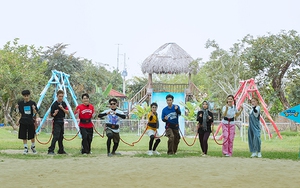 Huỳnh Lập, Tiêu Minh Phụng và Phương Mỹ Chi "đại náo" Tổ đội