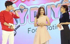 Xuất hiện tự tin, xinh đẹp, nữ chuyên viên truyền thông khiến bốn anh chàng “đổ gục”