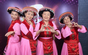 Kinh ngạc trước 4 bà cụ U80 nhảy hiphop "Để mị nói cho mà nghe"