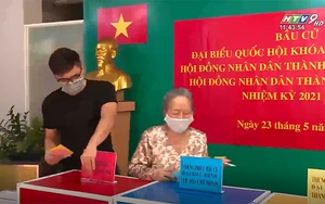 Bỏ phiếu tại điểm bầu cử khu vực số 29 thuộc đơn vị bầu cử số 1 (phường Thảo Điền, TP Thủ Đức)