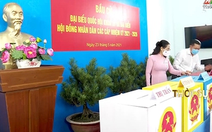 Chủ tịch HĐND TP.HCM Nguyễn Thị Lệ dự khai mạc bầu cử tại Hóc Môn và bỏ phiếu tại Quận 3