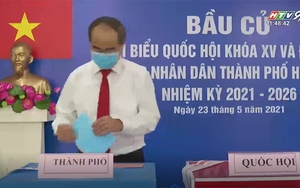 Các đồng chí nguyên lãnh đạo Đảng và Nhà nước tham dự bỏ phiếu tại TP.HCM