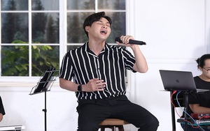 Hồ Quang Hiếu từng ra bến xe tặng CD để tự quảng bá