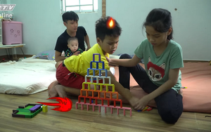 Thử thách 24 giờ “Một nách ba con”