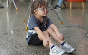 Cô bé lai Việt - Mỹ tạo sức hút mới cho “Biệt đội cao lớn”