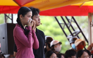 Quách Tuấn Du: 10 tuổi mồ côi cha, đi bán bánh dạo để kiếm tiền phụ mẹ - Mái ấm gia đình Việt