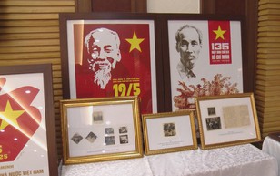 Bảo tàng Hồ Chí Minh tiếp nhận tài liệu, hiện vật quý về Chủ tịch Hồ Chí Minh
