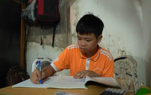 Viết Hiếu mồ côi cha, sống trong nỗi lo mất mẹ mỗi ngày - Mái ấm gia đình Việt