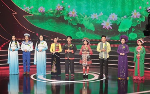 Chuông vàng vọng cổ 2025: Kim Tho, Ngọc Nữ dừng chân sau đêm mở màn chung kết đầy cảm xúc