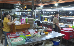 Biến động giá xăng dầu tác động tình hình kinh doanh tại các chợ đầu mối, hộ kinh doanh