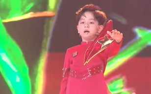 Bé Hải Đăng 5 tuổi gây bất ngờ với bài hát "Phù Đổng Thiên Vương"