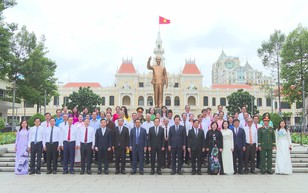 Đoàn đại biểu TP. Hồ Chí Minh dâng hoa, dâng hương tưởng niệm các Anh hùng liệt sĩ dịp Quốc khánh 2/9