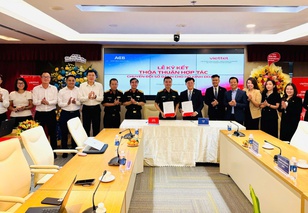 Viettel và Ngân hàng ACB ký kết hợp tác về chuyển đổi số