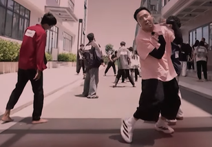 Running man Vietnam mùa 3: Anh Tú đúng là kế thừa tính cách của Trấn Thành rồi đó!