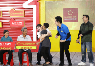 Hơn 330 triệu đồng trao cho các em nhỏ trong "Mái ấm gia đình Việt" tập 46