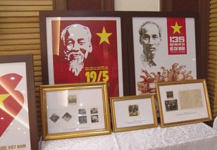 Bảo tàng Hồ Chí Minh tiếp nhận tài liệu, hiện vật quý về Chủ tịch Hồ Chí Minh