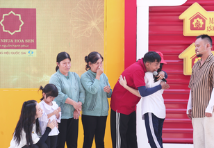 Mái ấm gia đình Việt: MC Thái Vũ bật khóc khi nghe lời hứa của cô bé với cha mẹ đã khuất