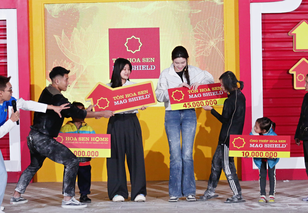 Tập 3 "Mái ấm gia đình Việt" trao hơn 280 triệu đến ba em nhỏ khó khăn