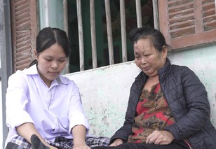 Mái ấm gia đình Việt: Không có cha, cô bé sống trong nỗi lo bơ vơ khi mẹ bệnh