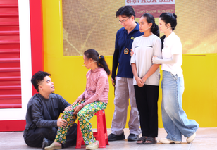 Mái ấm gia đình Việt: Xót xa cô bé sống trọ một mình từ nhỏ