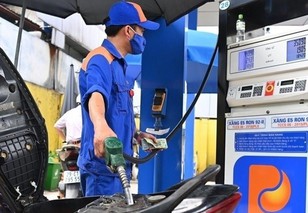 Kéo dài giảm thuế nhập khẩu xăng, dầu đến hết ngày 30/6/2026