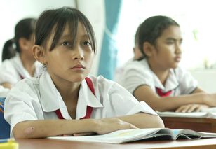 Mái ấm gia đình Việt: Cha mẹ ly hôn, Bích Phương lặng lẽ trưởng thành, chưa từng oán trách