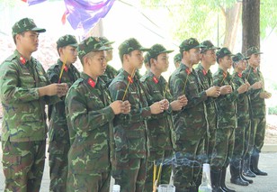 Các đội K nỗ lực tìm kiếm hài cốt liệt sĩ tại Công viên Lê Thị Riêng trở về