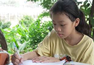 Mái ấm gia đình Việt: Cô bé mong sớm báo hiếu người mẹ tảo tần