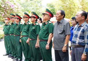 Hội Hỗ trợ gia đình liệt sĩ và thương binh Thành phố tưởng niệm các anh hùng liệt sĩ
