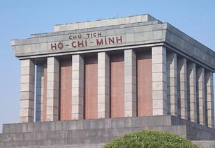 Đông đảo du khách đến viếng lăng Chủ tịch Hồ Chí Minh nhân dịp Lễ Quốc khánh