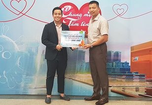 Công ty Kềm Nghĩa hưởng ứng lời kêu gọi ủng hộ kinh phí mua vaccine