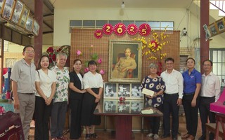 Lãnh đạo Thành phố thăm văn nghệ sĩ tiêu biểu