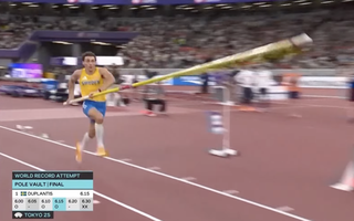 Mondo Duplantis có lần thứ 14 phá kỷ lục thế giới của chính mình
