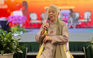 Đạo diễn Xuân Phượng: ''Áo dài cách tân không được chấp nhận sẽ tự biến mất''