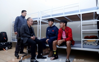 Lãnh đạo LĐBĐ Việt Nam đến thăm và động viên cầu thủ U23 đang điều trị chấn thương