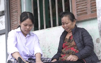 Mái ấm gia đình Việt: Không có cha, cô bé sống trong nỗi lo bơ vơ khi mẹ bệnh