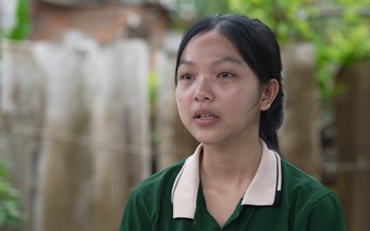 Mái ấm gia đình Việt: Cô bé mồ côi chăm bà gần 80 tuổi và em nhỏ 10 tháng