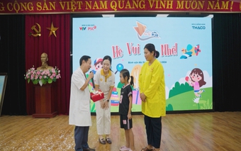 Chuyến xe tử tế mang niềm vui đến Bệnh viện Nhi Thanh Hóa