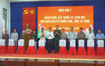 Khám bệnh, cấp thuốc miễn phí cho người dân vùng biên giới Tây Ninh