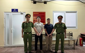Bắt khẩn cấp 2 tài xế gây náo loạn giao lộ trung tâm TP. Hồ Chí Minh