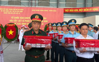 Vận chuyển hơn 7.000 mẫu hài cốt liệt sĩ bằng chuyên cơ quân sự ra Hà Nội giám định ADN
